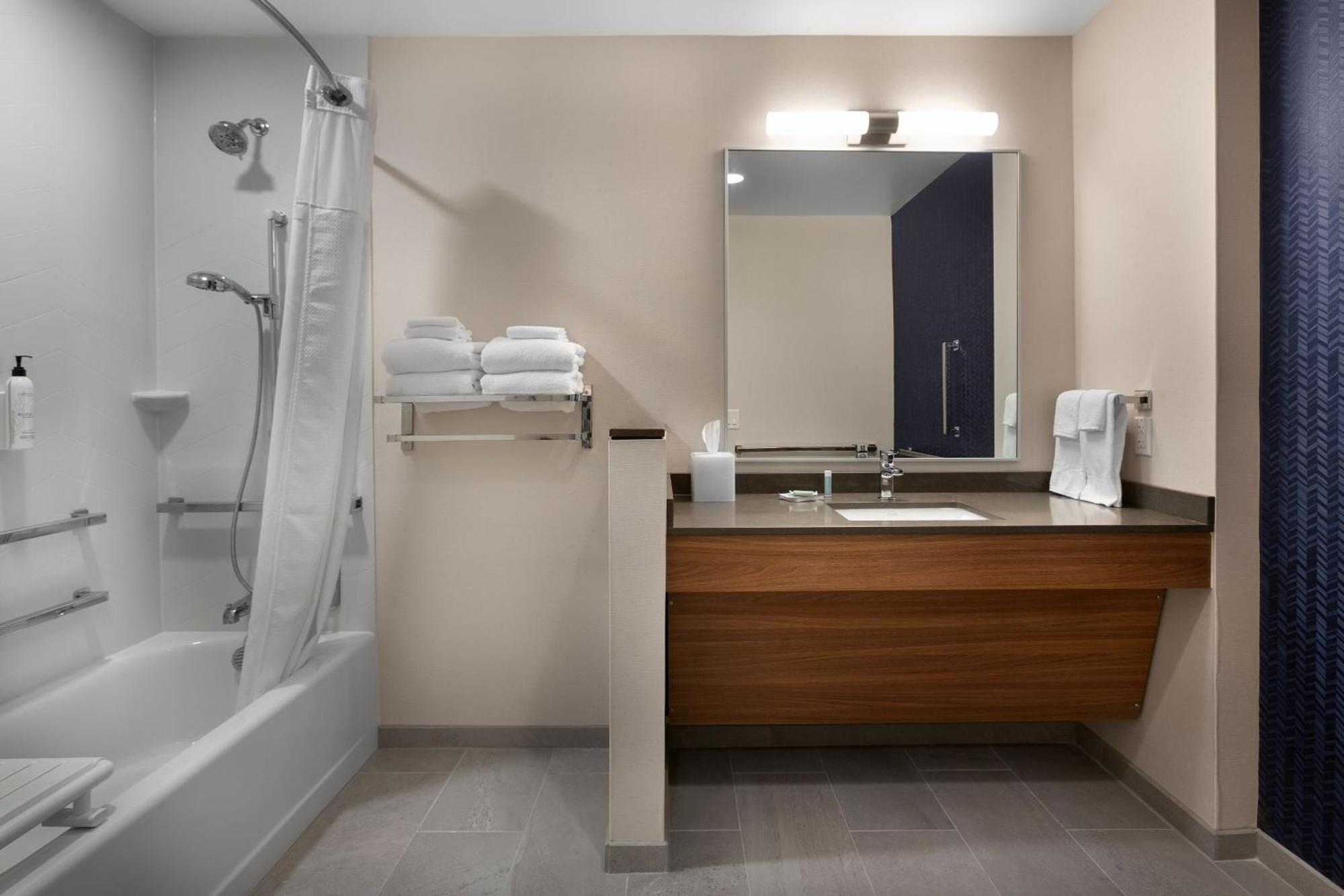 Fairfield By Marriott Inn & Suites Coastal Carolina קונווי מראה חיצוני תמונה